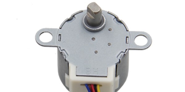 浴霸擺葉式送風(fēng)和格柵式送風(fēng)設(shè)計(jì)那種較好？用什么電機(jī)擺風(fēng)？